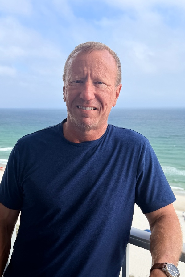 Cruise Brothers Travel Agent Tom Barron
